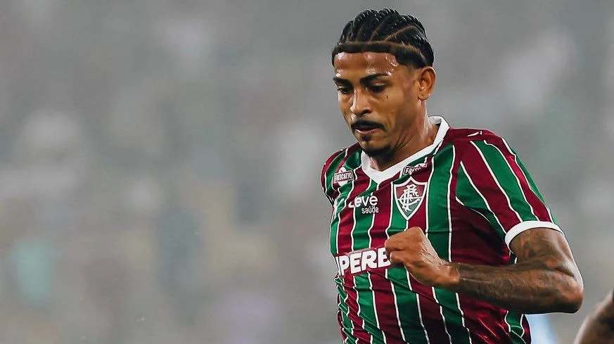 John Kennedy passará por cirurgia no joelho e desfalca Fluminense no restante da temporada